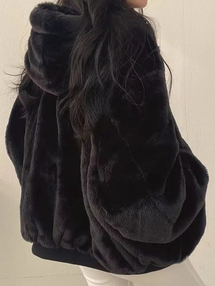 Damen Oversize Daunenjacke mit kuscheligem Kunstfellfutter - J&B - 3 - Annoboutique