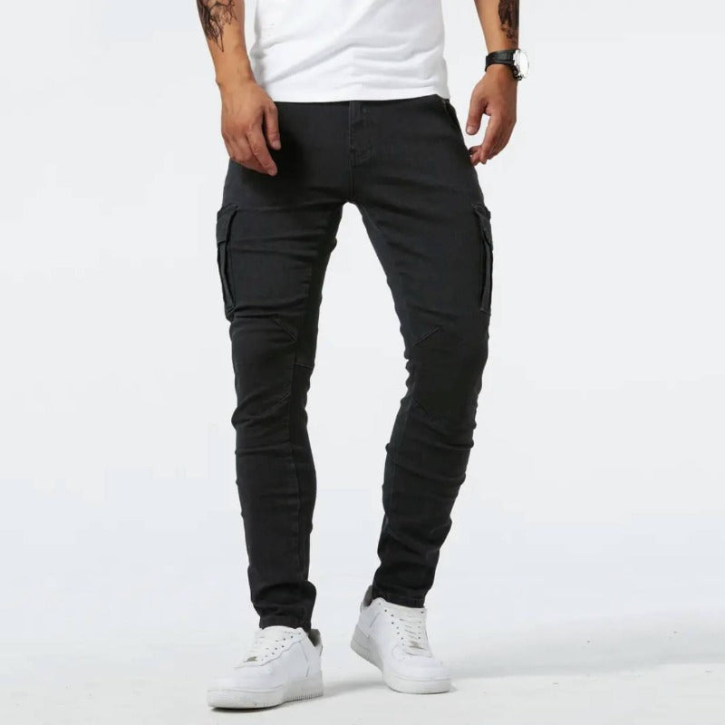 Finn – Schmal geschnittene Cargo-Jeans