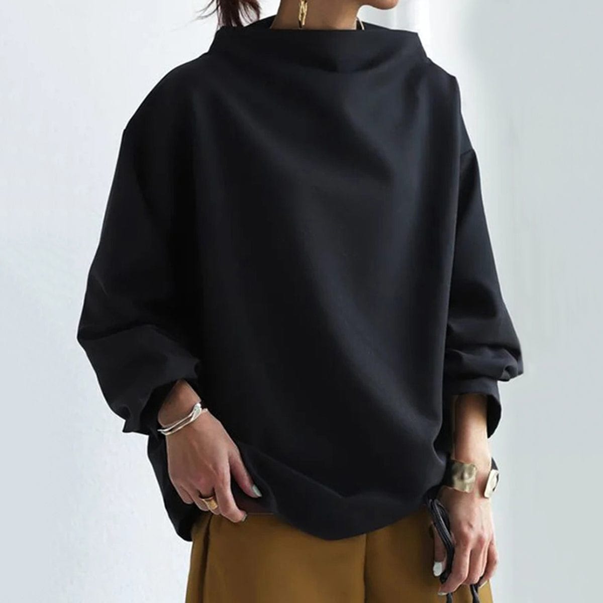 Clara – Moderner Damen Pullover mit elegantem Faltkragen