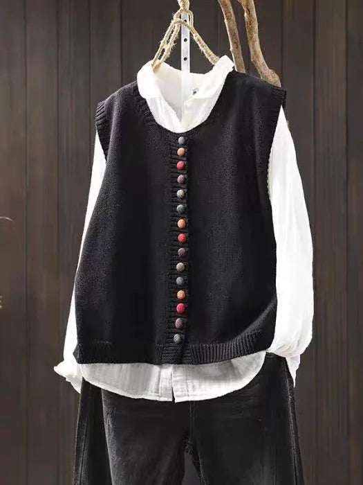 Maria – Damen-Strickweste mit Verspieltem Knopfdesign