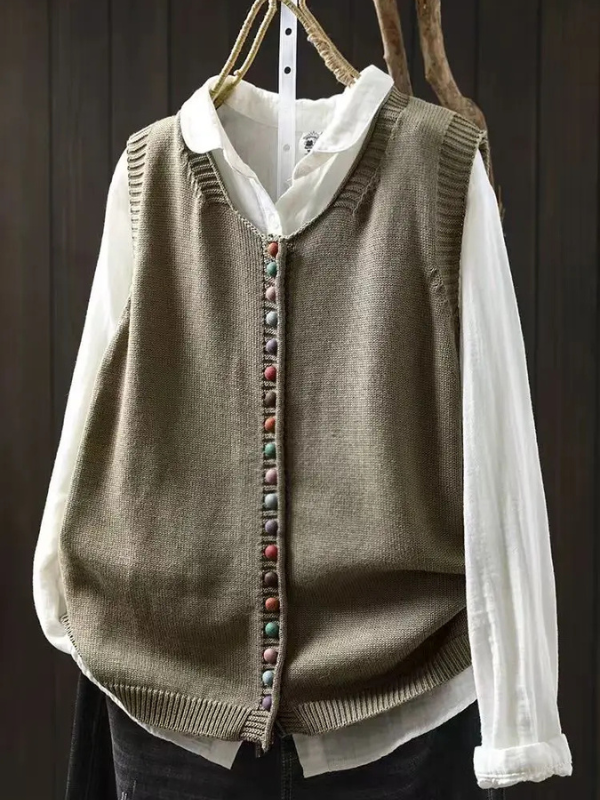 Maria – Damen-Strickweste mit Verspieltem Knopfdesign