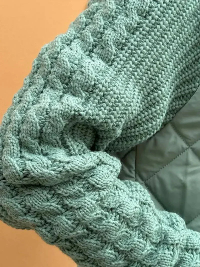 Mara – Steppjacke Damen mit Strickärmeln und hohem Kragen