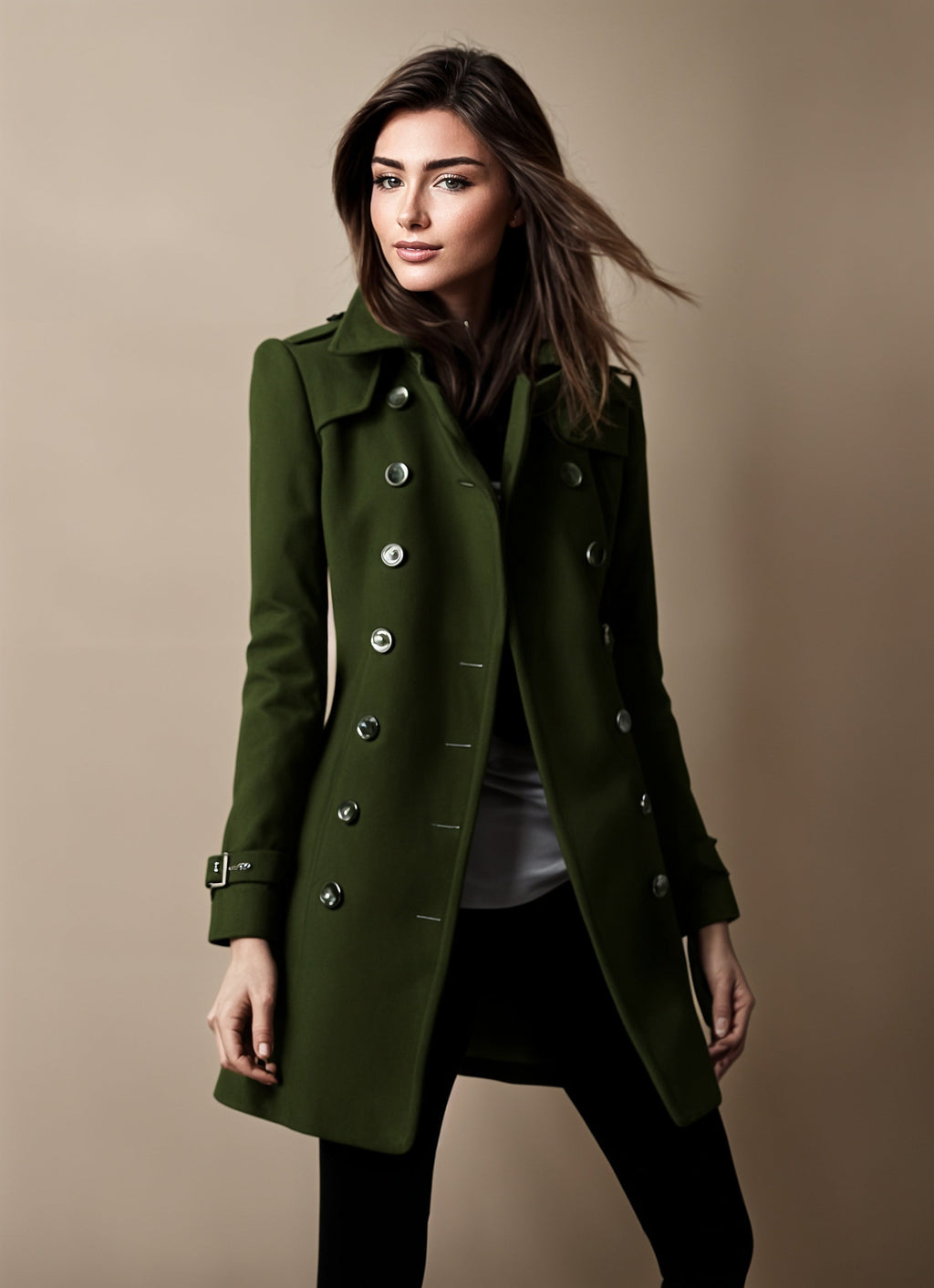 Sofia – Eleganter Damen-Mantel im taillierten Military-Stil
