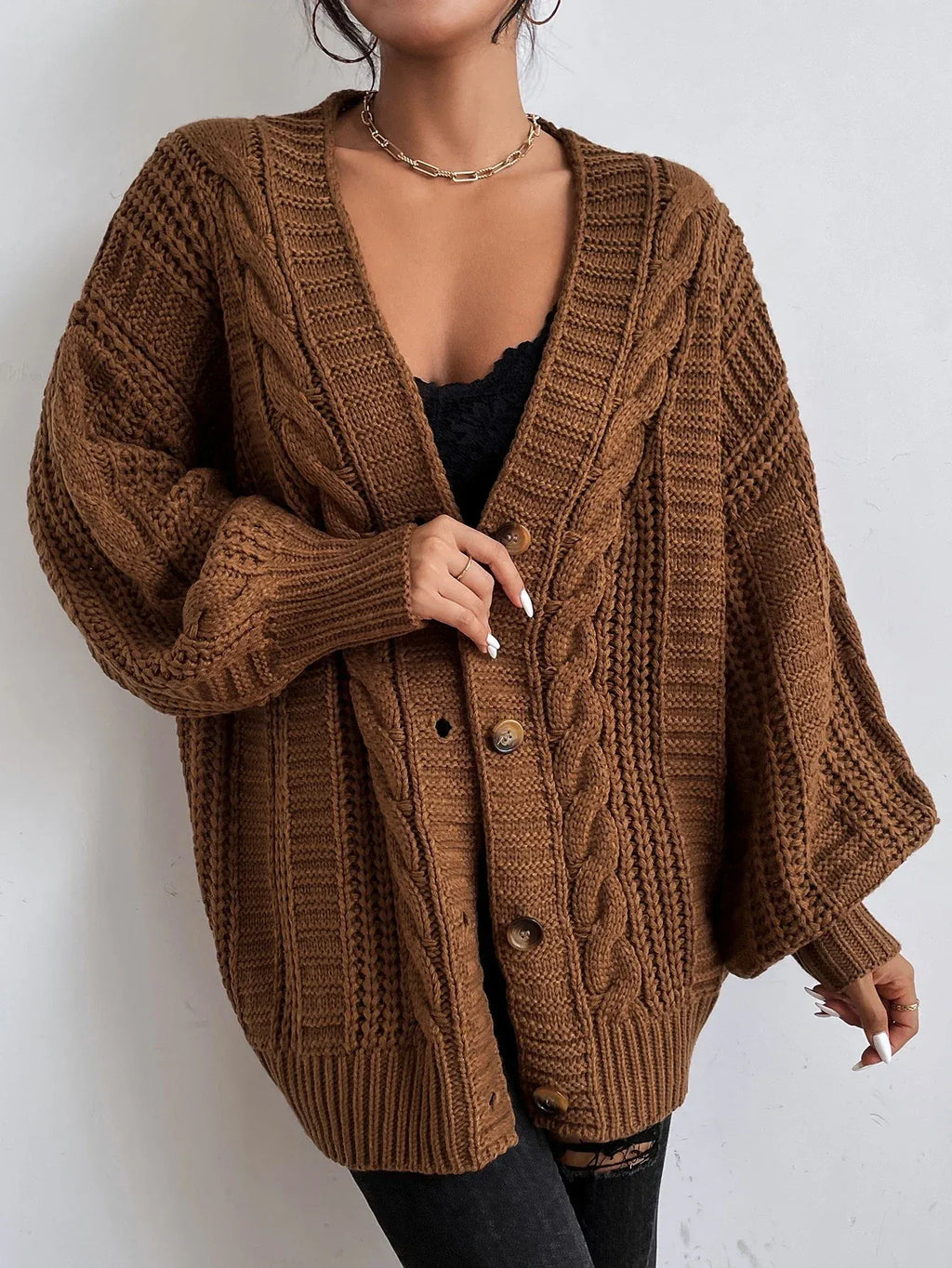 Lucía – Damen Zopfstrick Strickjacke Mit Knopfleiste