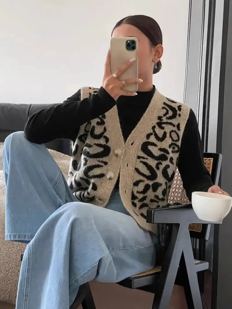 Lena - Damen Strickweste mit Knöpfen