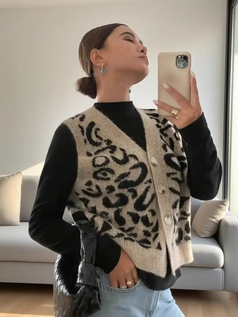 Lena - Damen Strickweste mit Knöpfen