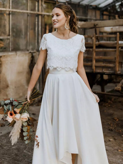Alba – Elegantes Damen Brautkleid mit Spitzenoberteil und fließendem Rock