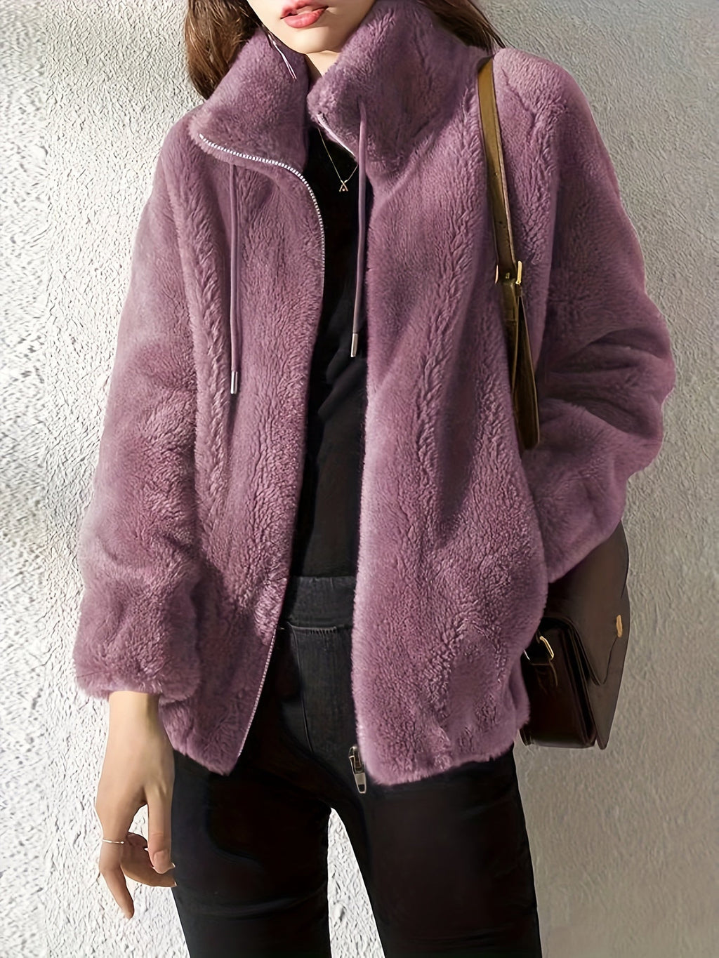 Dagmara – Flauschige Kunstpelz Damenjacke mit Stehkragen