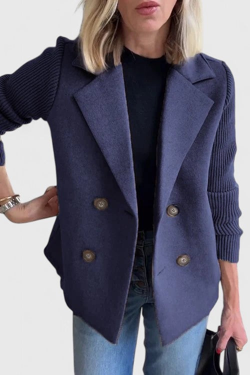 Marisela – Eleganter Damen Blazer mit Strickärmeln & Doppelreihe