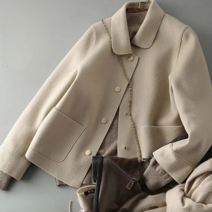 Emma - Kurze Damen Button-Down-Jacke