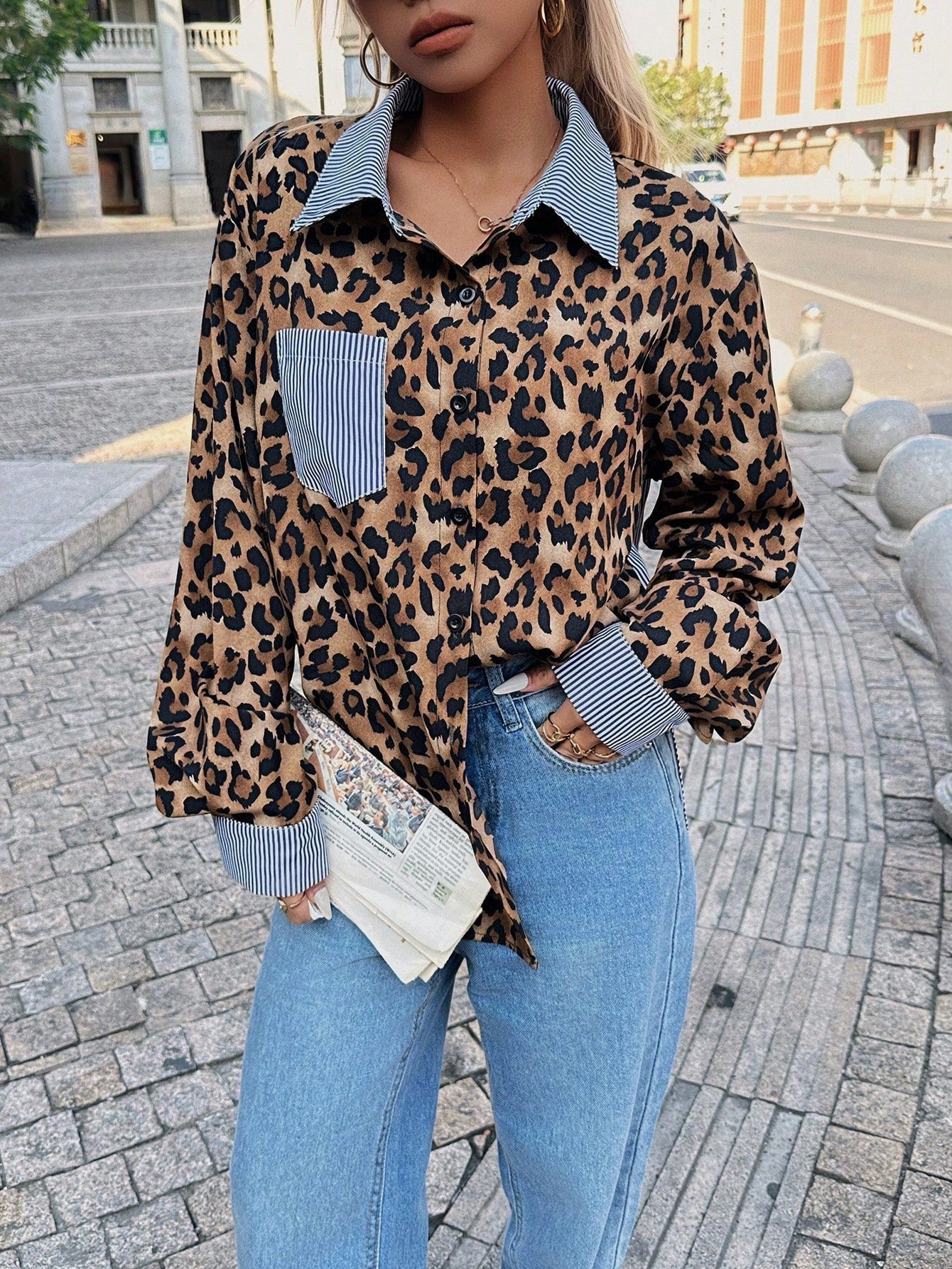 Elena - Gestreifte Damenbluse mit Leoparden-Details