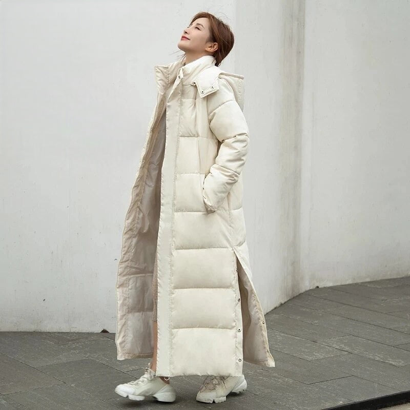 Sophie – Langer gesteppter Damen Wintermantel mit Kapuze