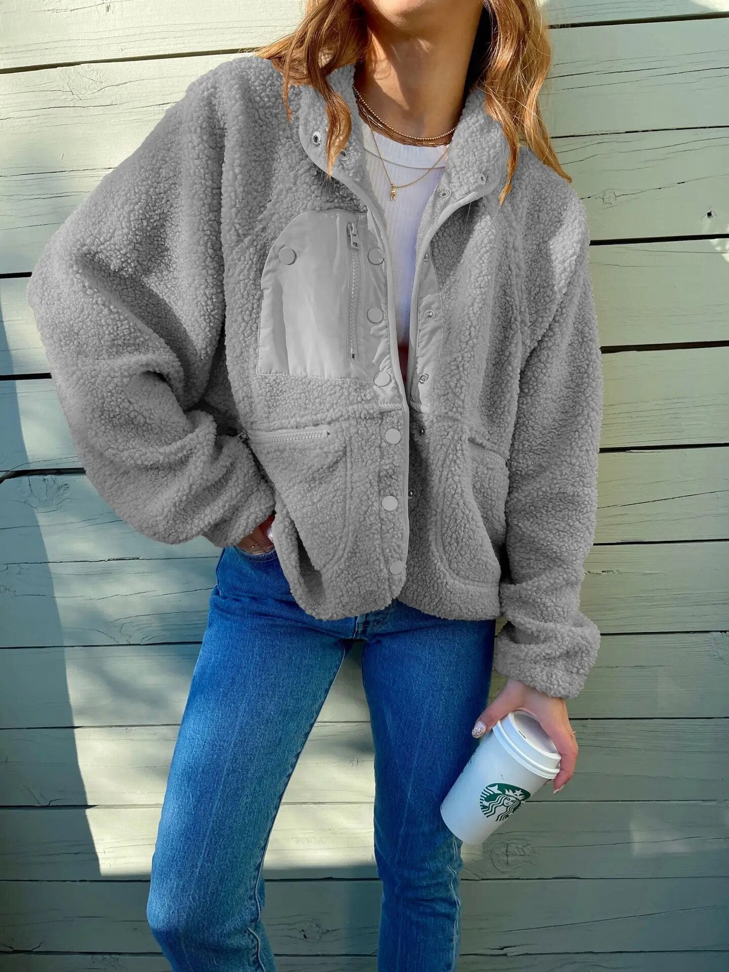 Elin - Damen Teddyjacke mit Knopfleiste und Brusttaschen