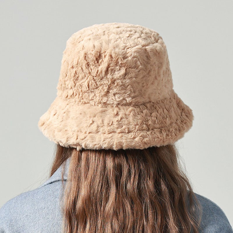 Mila – Flauschiger Winter-Bucket Hat für Damen