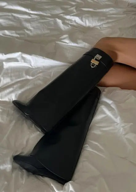 Isabella – Skulpturaler Regenstiefel Damen