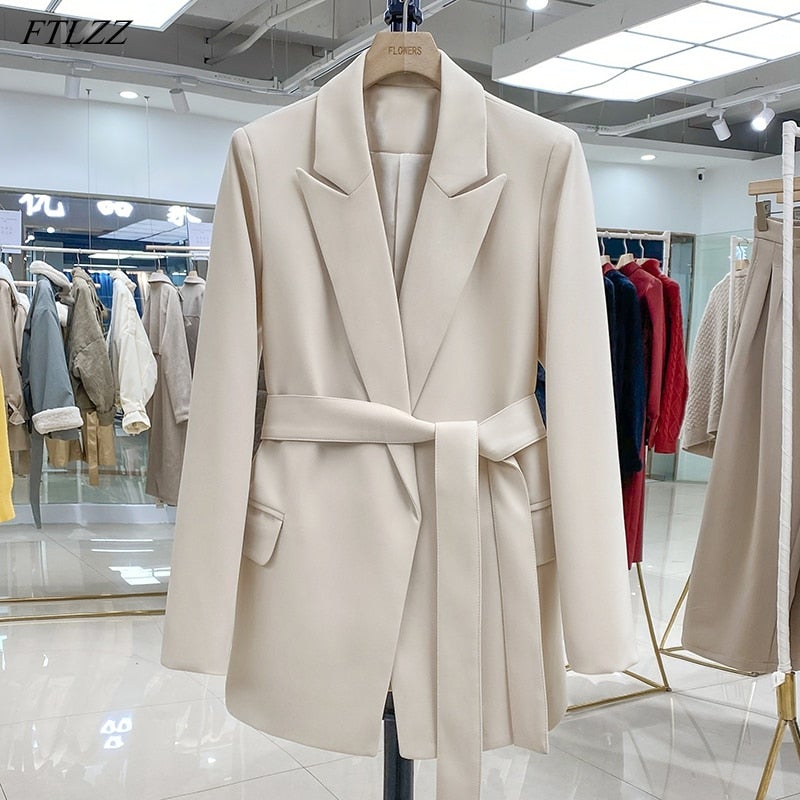 Eleganter taillierter Damenblazer mit Gürtel - J&B - 1 - Annoboutique