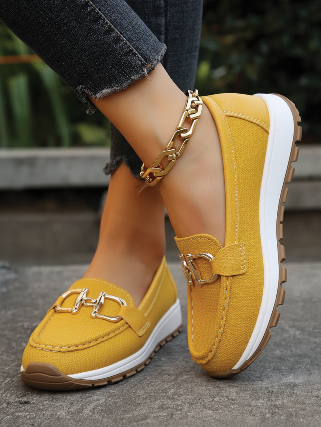 Isla – Bequeme Loafer mit dekorativem Kettenelement