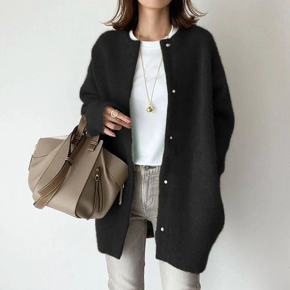 Clara – Damen-Strickjacke mit Minimalistischem Design