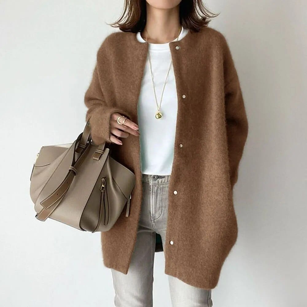 Clara – Damen-Strickjacke mit Minimalistischem Design