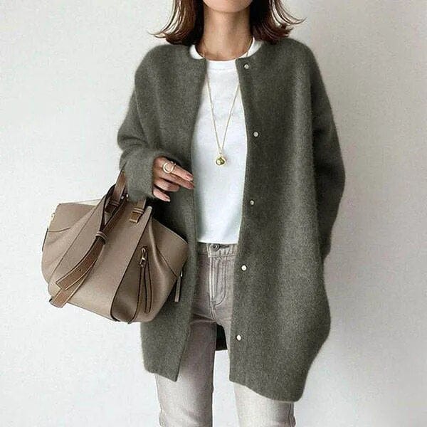 Clara – Damen-Strickjacke mit Minimalistischem Design