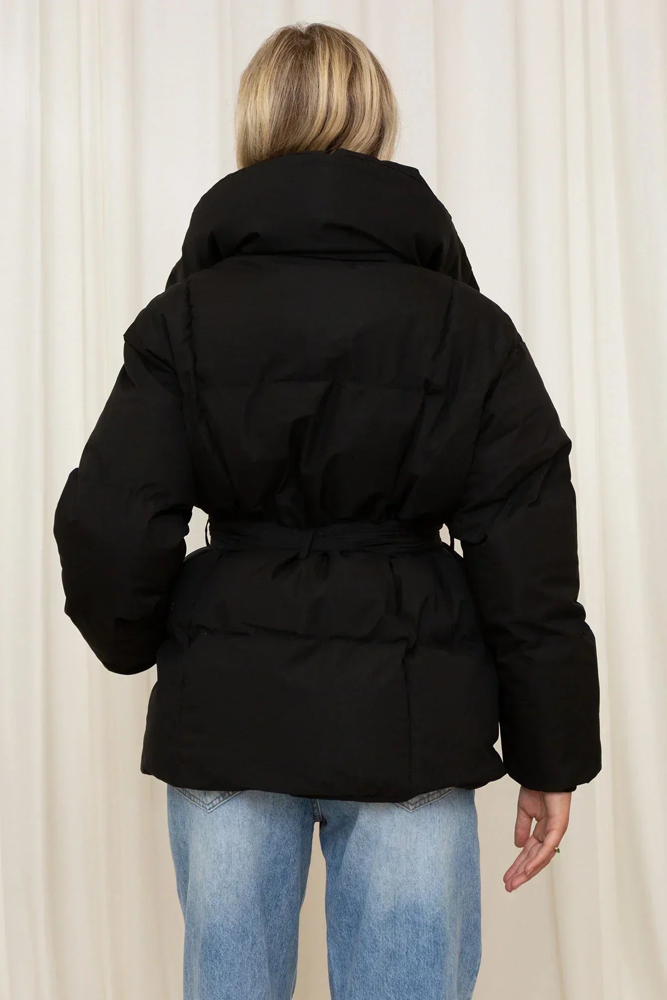 Sofia – Stylische Taillierte Winter-Steppjacke für Damen