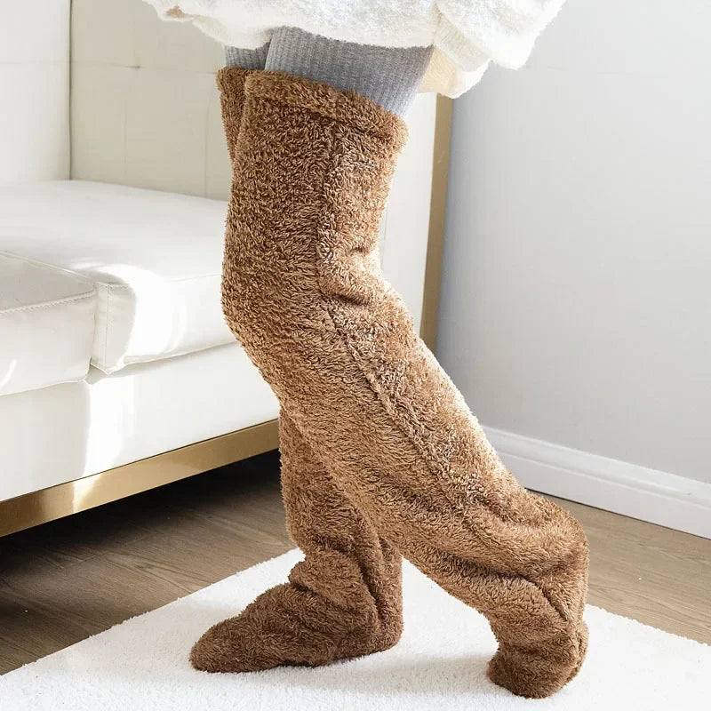 Clara – Flauschige Overknee-Haussocken für Damen