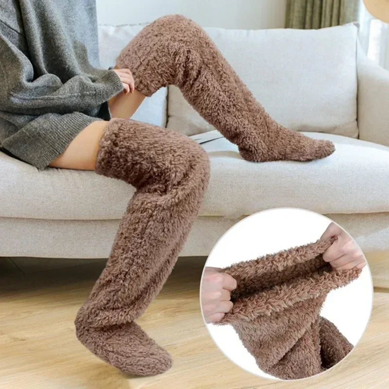 Clara – Flauschige Overknee-Haussocken für Damen