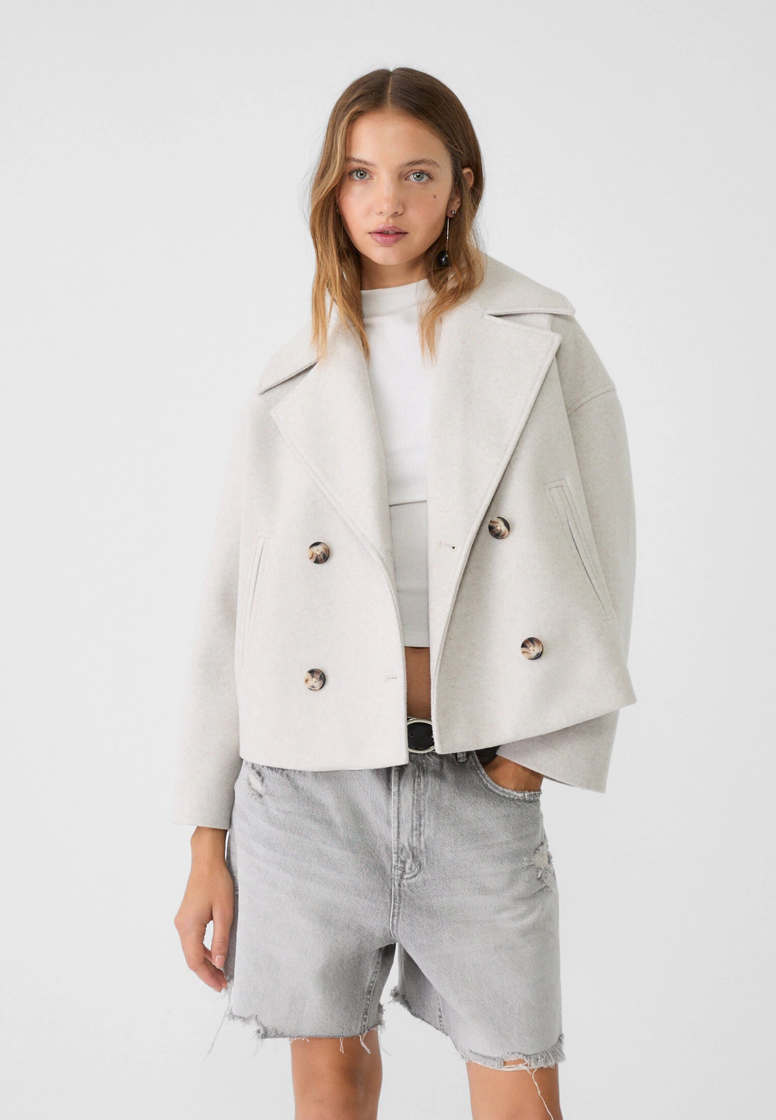 Clara – Damen Kurzmantel mit Doppelknopfleiste und Oversize-Schnitt