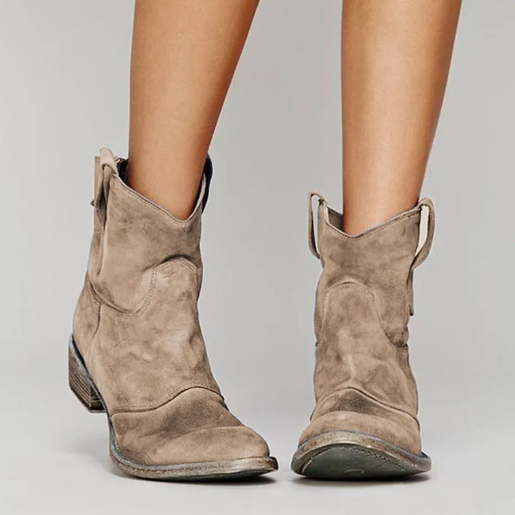 Damen-Boots im Used-Look mit bequemen Blockabsatz | A&B - 1 - Annoboutique