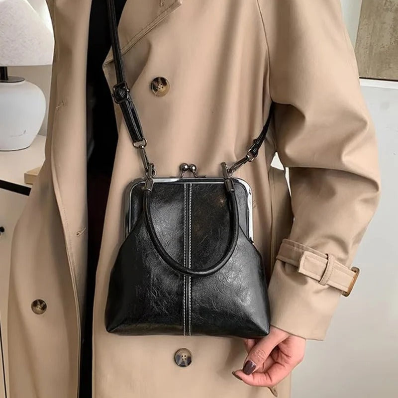 Elegante Damenhandtasche mit klassischem Design und praktischer Trageoption | A&B - 4 - Annoboutique