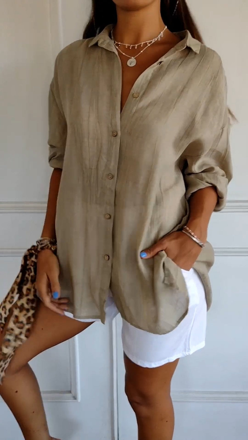 Mia – Damen Oversize Hemdbluse mit Knopfleiste