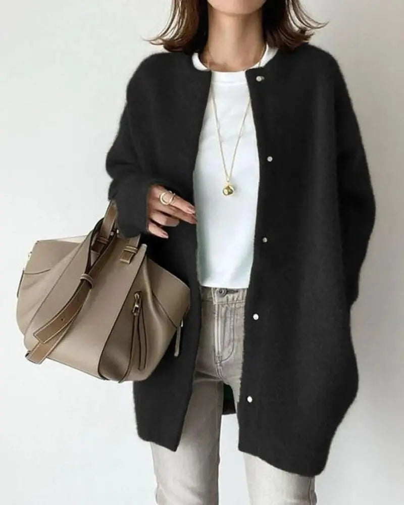 Alma - Damen Strickjacke mit Knopfleiste und lockerer Passform