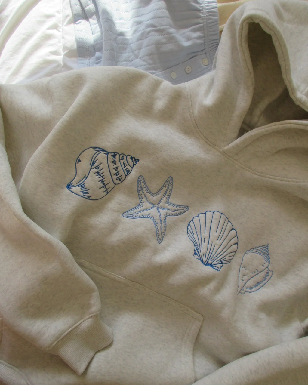 Isla – Lässiger Hoodie mit Muschel-Print Damen