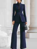 Modisches Damenoutfit mit figurbetontem Blazer und weit geschnittenen Hosen - J&B - 1 - Annoboutique