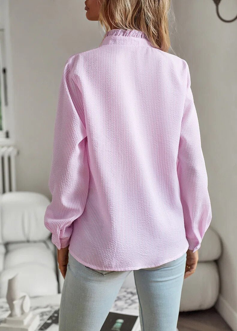 Julia – Damen Bluse mit Rüschenleiste und Knopfleiste