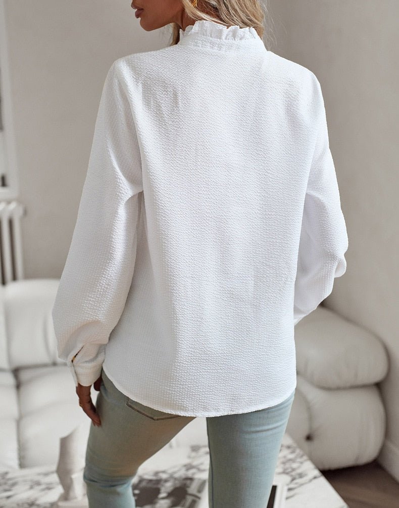 Julia – Damen Bluse mit Rüschenleiste und Knopfleiste
