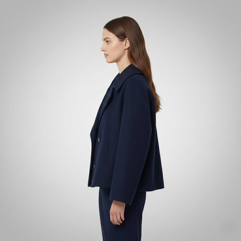 Clara – Kurzer Wollmantel mit Doppelknopfleiste für Damen