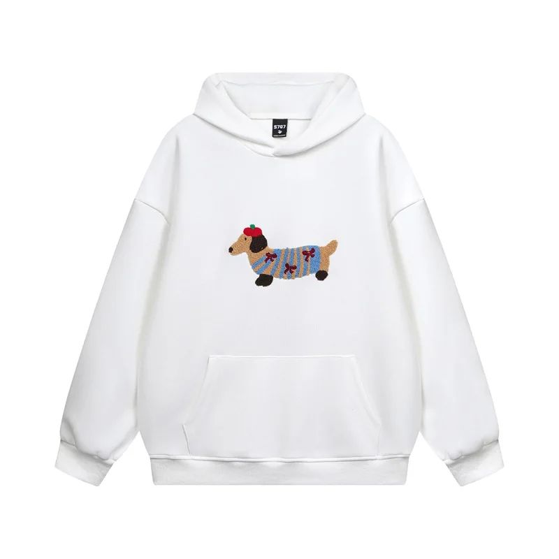 Cozy Pup Hoodie, in Weiss,  met geborduurde teckel in een Colorrijke trui, perfect voor koude winterdagen en feestelijke momenten