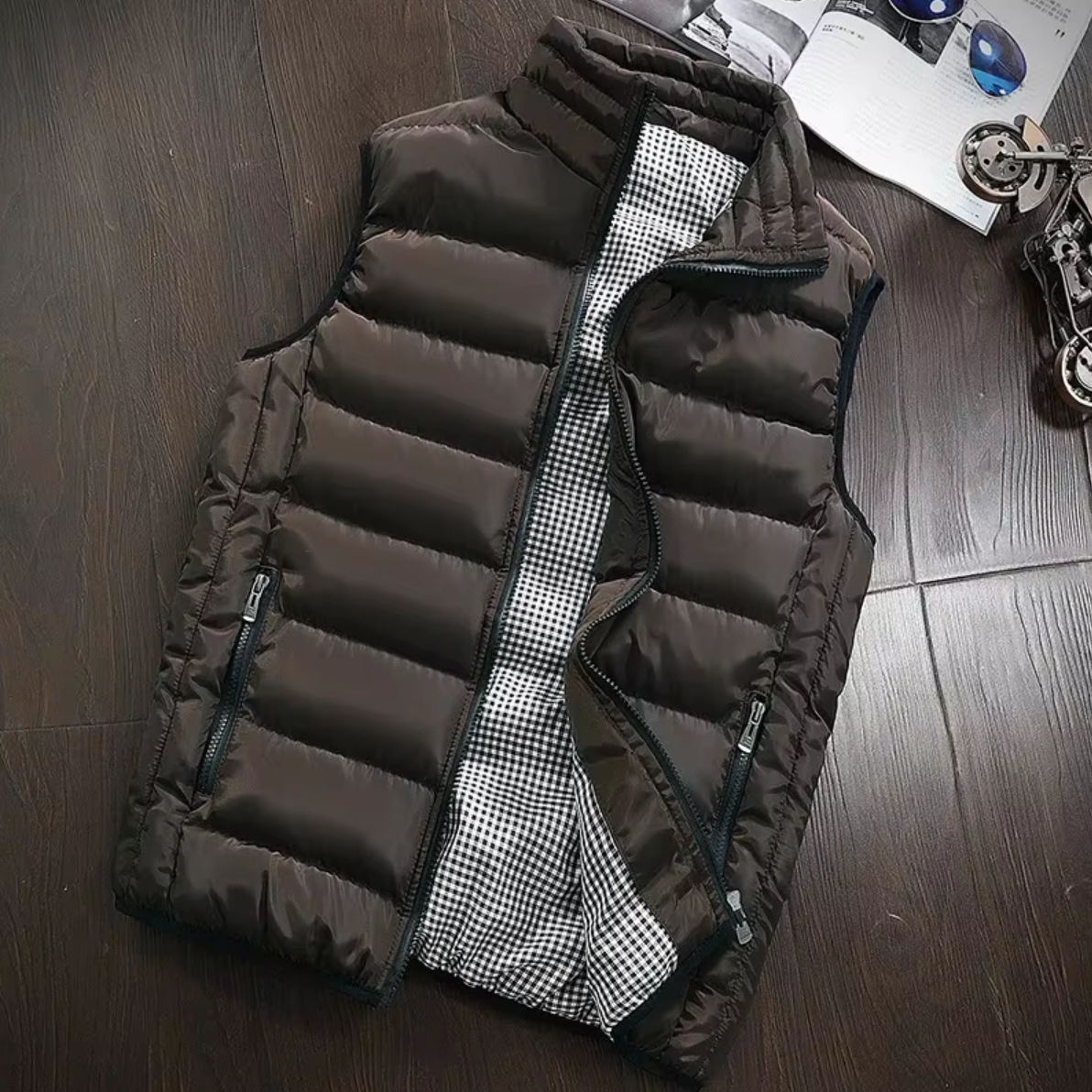 Wattierte Herrenweste mit Stehkragen und Reißverschluss - J&B - 2 - Annoboutique