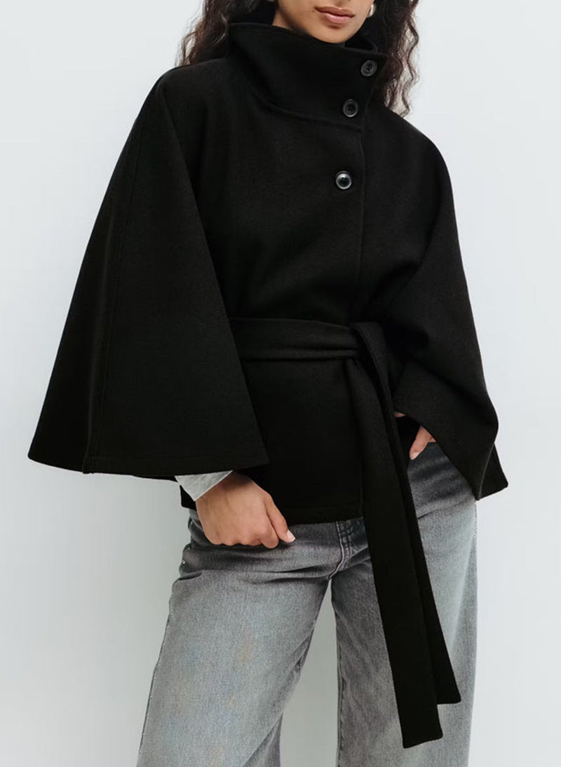 Stylische Damenjacke mit Taillengürtel und hohem Kragen - J&B - 3 - Annoboutique