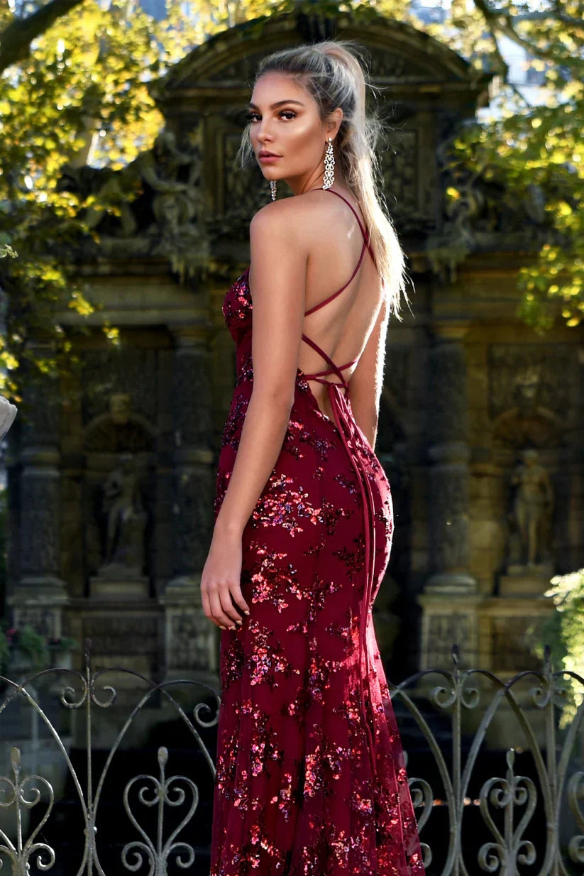 Isabella – Damen Abendkleid in Maxilänge mit Spaghettiträgern und Paillettenbesatz
